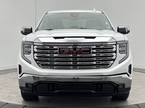 Used 2025 GMC Sierra 1500 SLT AWD/4WD image 2