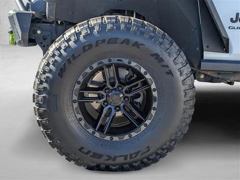 Used 2021 Jeep Gladiator Sport image 9