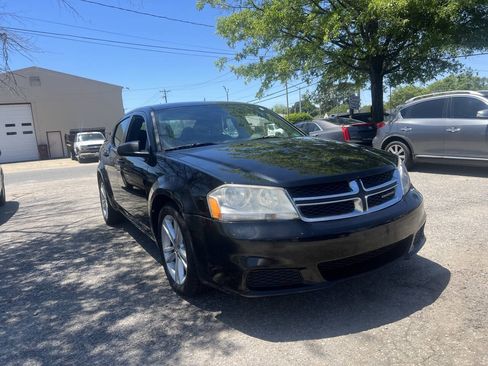 Used 2013 Dodge Avenger SE FWD image 2