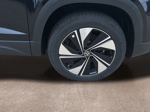 New 2026 Volkswagen Taos SE AWD/4WD image 9