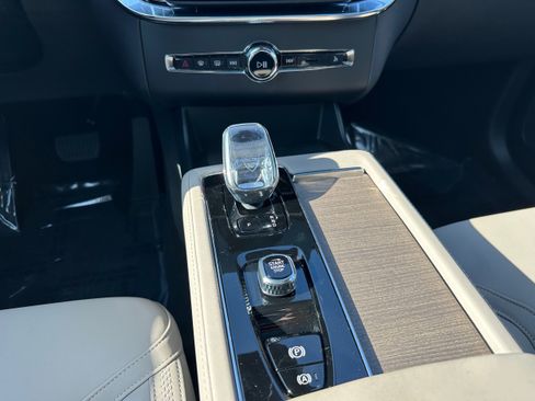 Used 2026 Volvo XC90 B6 Plus w/ Protection Package Premier AWD/4WD image 14