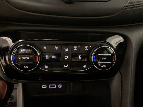 Used 2023 Buick Encore GX Select w/ Experience Buick Package image 18