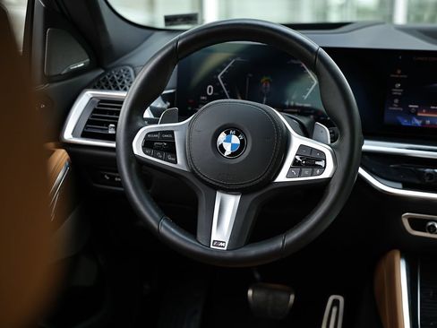 Certified 2025 BMW X6 xDrive40i w/ Premium Package AWD/4WD image 29