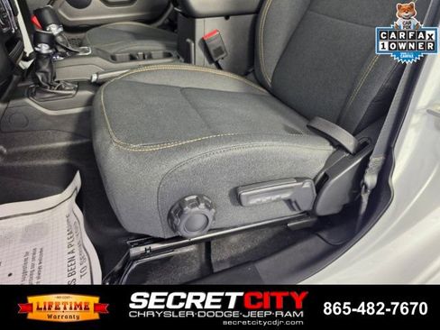 Used 2024 Jeep Wrangler Unlimited Sport AWD/4WD image 13