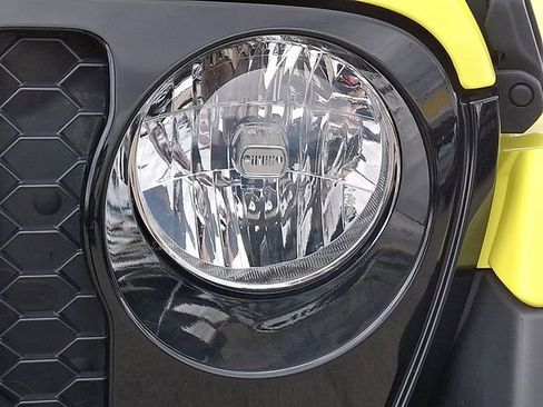 Used 2023 Jeep Gladiator Willys image 9