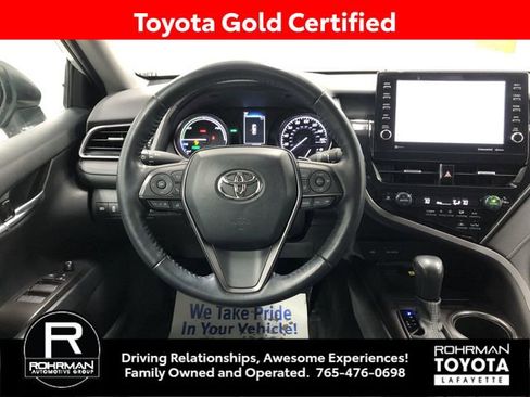 Certified 2022 Toyota Camry SE image 17