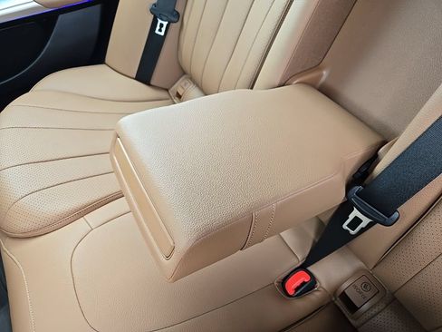 Used 2025 Mercedes-Benz E 350 4MATIC Sedan image 47