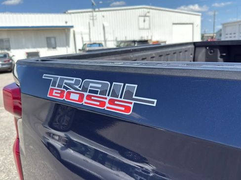 Used 2020 Chevrolet Silverado 1500 LT Trail Boss AWD/4WD image 12