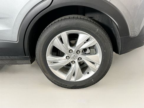 Used 2025 Buick Encore GX Preferred AWD/4WD image 11