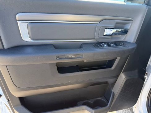 Used 2021 RAM 1500 Classic SLT image 10