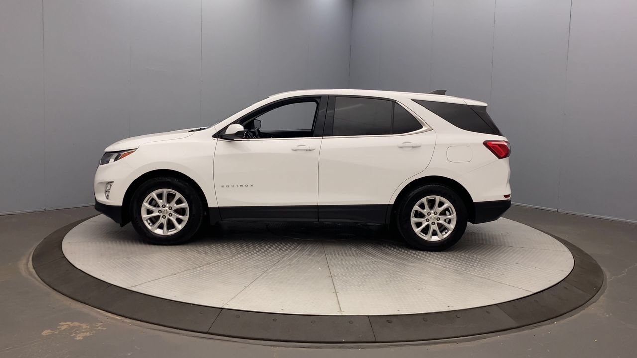 Used 2020 Chevrolet Equinox LT w/ Driver Convenience Package FWD image 2