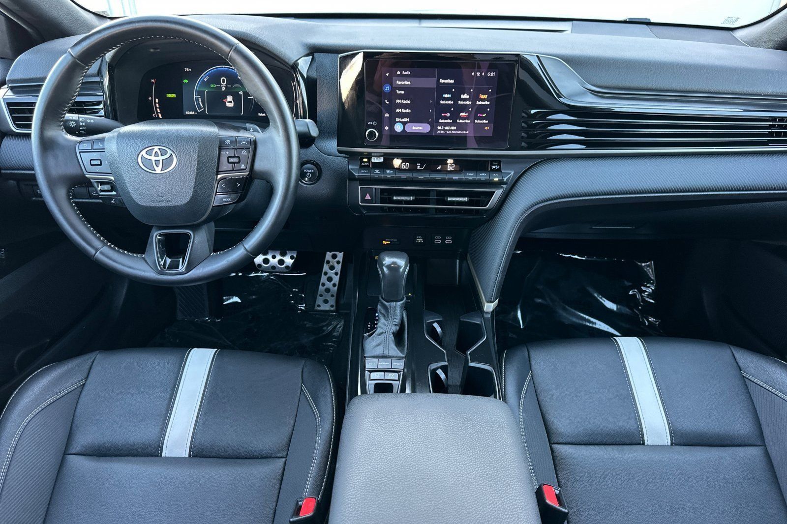 Used 2025 Toyota Camry SE w/ Convenience Package FWD image 12