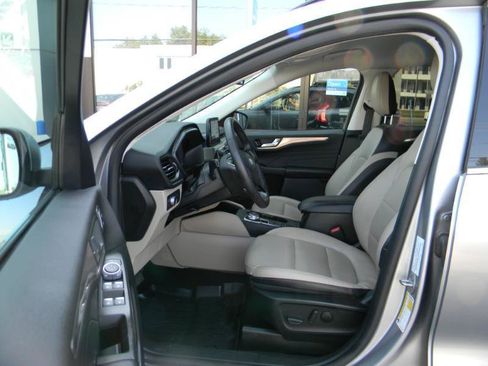 Used 2022 Ford Escape Titanium w/ Class II Trailer Tow Package AWD/4WD image 11
