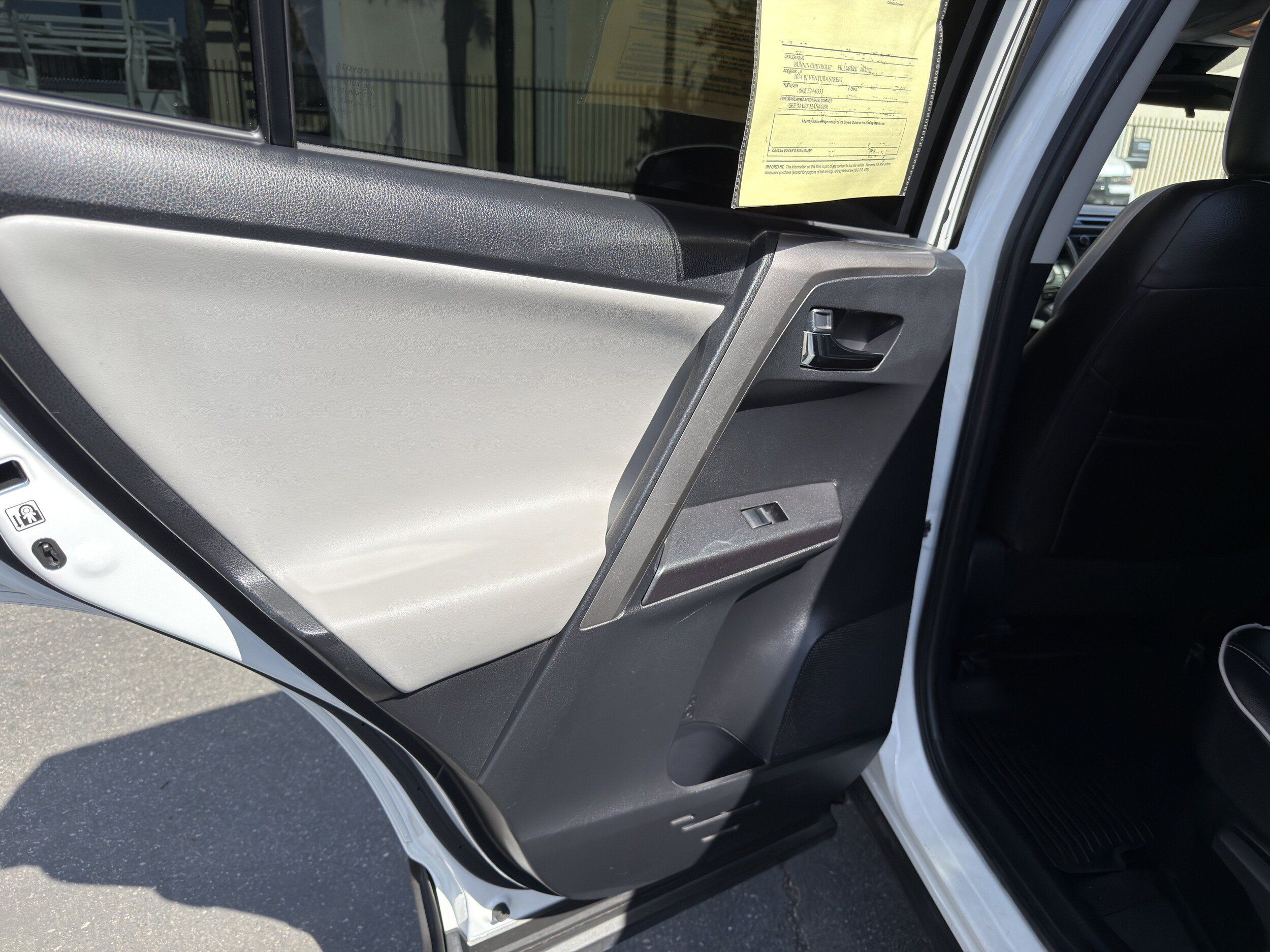 Used 2018 Toyota RAV4 XLE w/ Carpet Mat Package AWD/4WD image 18