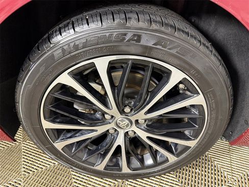 Used 2018 Toyota Camry SE image 17