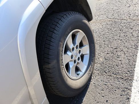 Used 2013 Toyota 4Runner SR5 AWD/4WD image 12