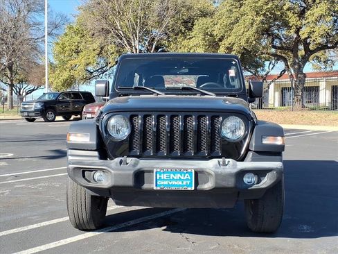 Used 2019 Jeep Wrangler Unlimited Sport image 2