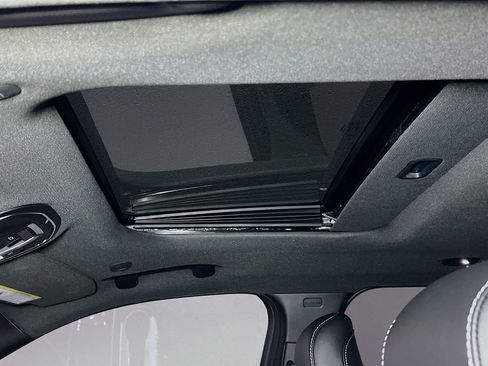New 2025 Jeep Grand Cherokee Altitude AWD/4WD image 25