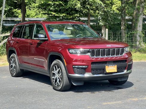 Certified 2025 Jeep Grand Cherokee L Limited w/ Trailer Tow Package AWD/4WD image 1