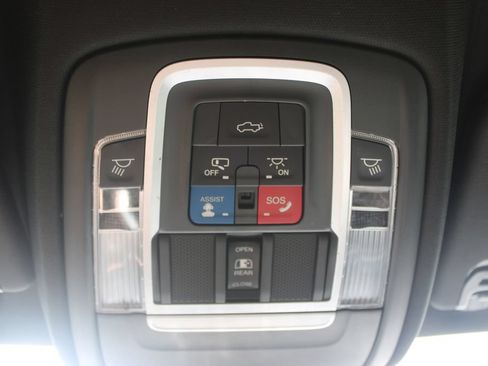 Used 2019 RAM 1500 Laramie w/ Sport Appearance Package AWD/4WD image 43