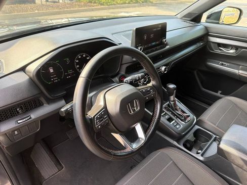 Used 2025 Honda CR-V Sport image 9