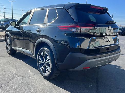 Used 2023 Nissan Rogue SV image 7