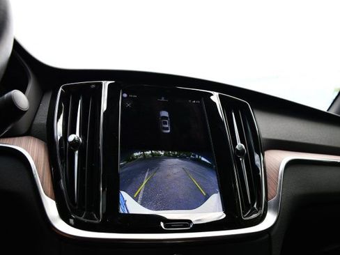 Used 2023 Volvo S60 B5 Plus w/ Climate Package image 16