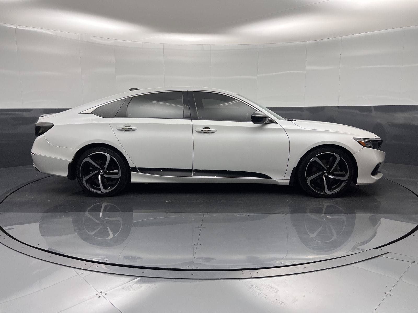 Used 2022 Honda Accord Sport image 32