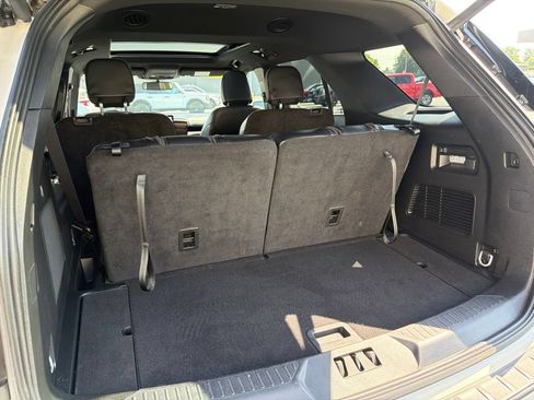 Used 2023 Ford Explorer ST-Line w/ Class IV Trailer Tow Package AWD/4WD image 16