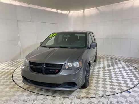 Used 2017 Dodge Grand Caravan SE FWD image 20