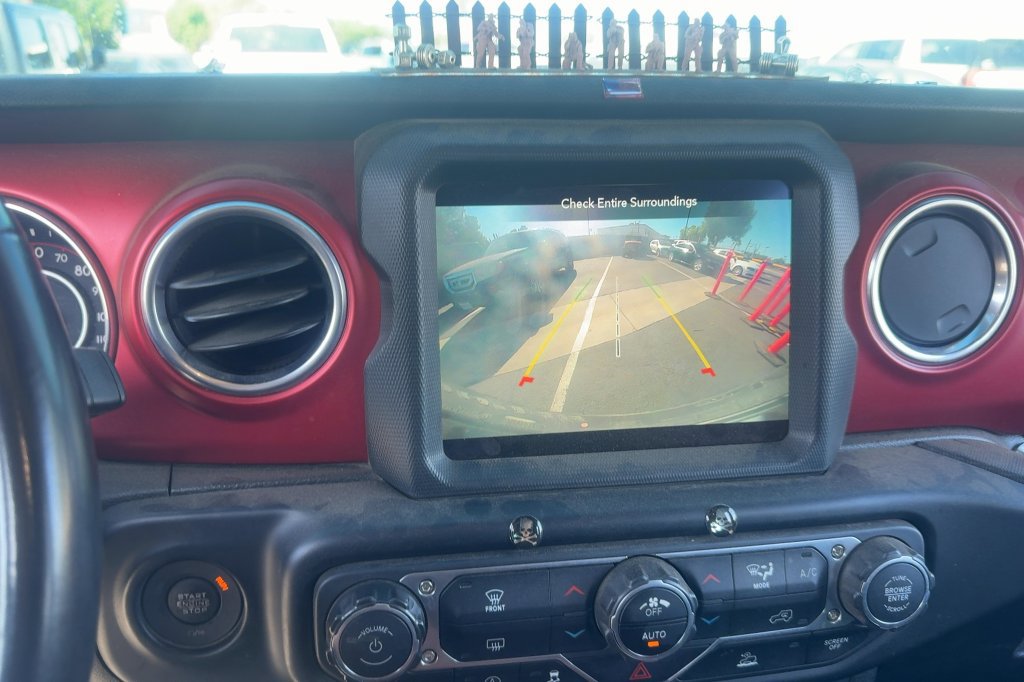 Used 2022 Jeep Wrangler Unlimited Rubicon AWD/4WD image 17