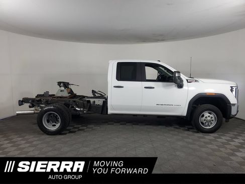 Used 2024 GMC Sierra 3500 Pro w/ Convenience Package AWD/4WD image 1