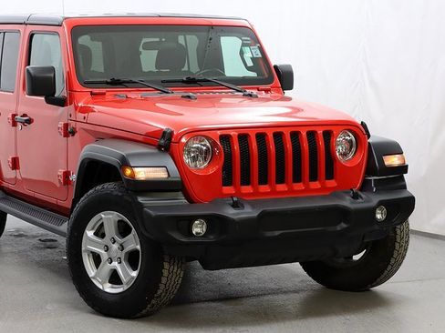 Used 2018 Jeep Wrangler Unlimited Sport S image 2