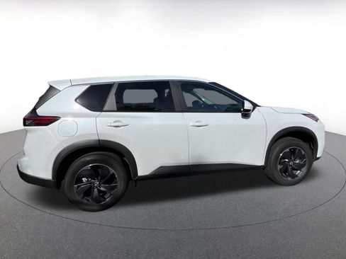 Used 2025 Nissan Rogue SV FWD image 8