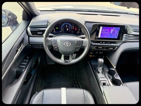 Used 2025 Toyota Camry SE FWD image 26
