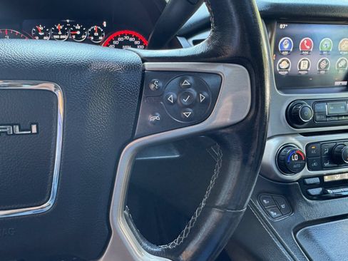 Used 2015 GMC Yukon Denali w/ Premium Package AWD/4WD image 37