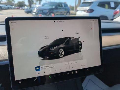 Used 2023 Tesla Model 3 Standard Range image 12