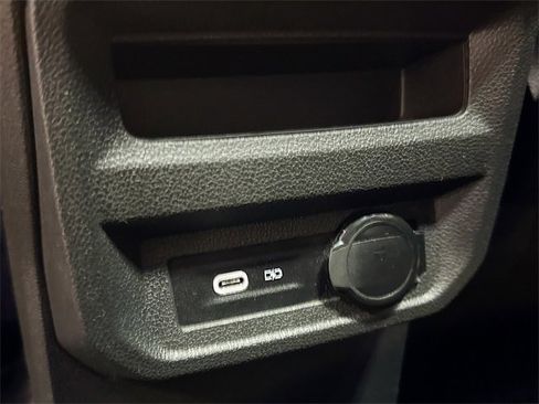 Used 2021 Volkswagen Tiguan SEL Premium R-Line image 29