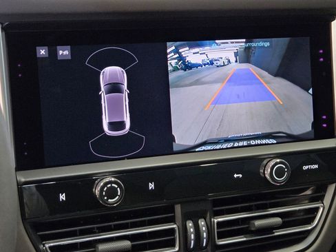 Certified 2023 Porsche Macan AWD/4WD image 21