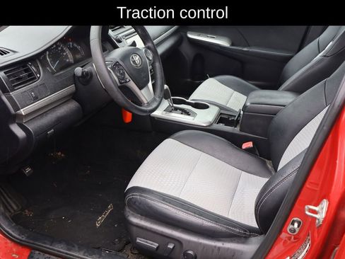 Used 2012 Toyota Camry SE image 4