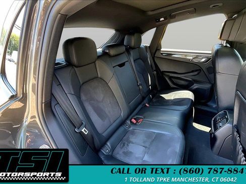 Used 2018 Porsche Macan AWD/4WD image 27