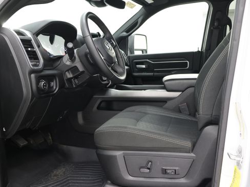 Used 2025 RAM 2500 Big Horn AWD/4WD image 8