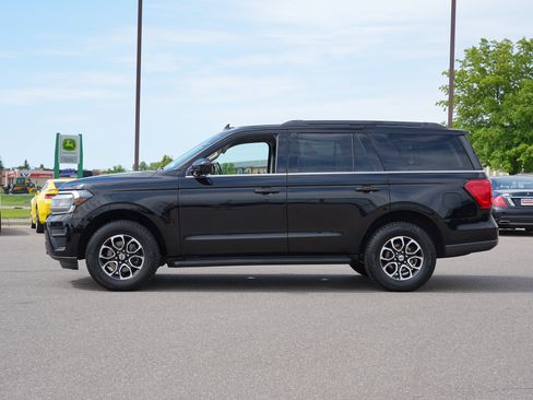 Used 2022 Ford Expedition XLT AWD/4WD image 6
