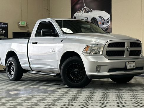 Used 2017 RAM 1500 Express image 2