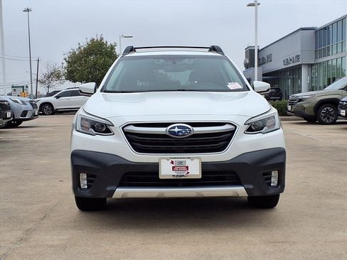 Certified 2021 Subaru Outback Limited XT image 3