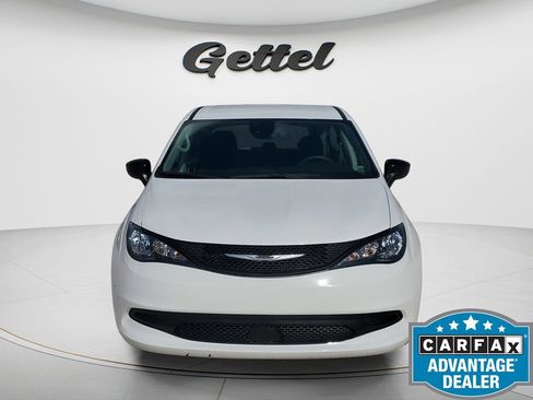 Used 2024 Chrysler Voyager LX image 8