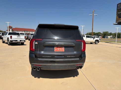 Used 2023 GMC Yukon XL Denali Ultimate AWD/4WD image 4