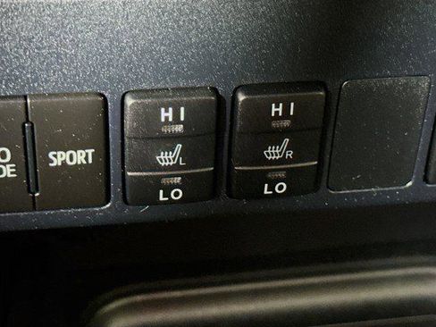 Used 2016 Toyota RAV4 Limited image 22