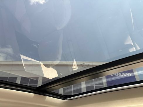 Certified 2023 Volvo S60 B5 Plus w/ Climate Package FWD image 25
