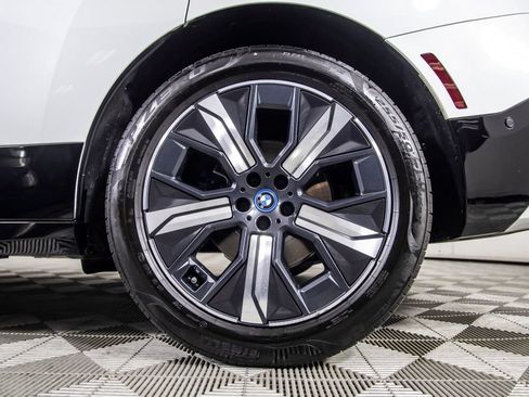 Used 2023 BMW iX xDrive50 w/ Sport Package AWD/4WD image 41